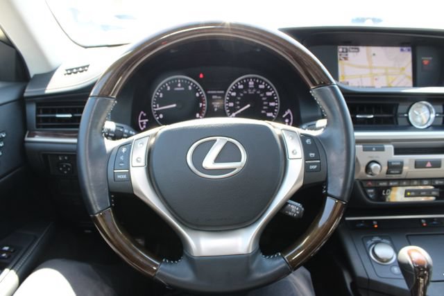 Used 2015 Lexus ES 350 w/ Premium Package FWD image 17