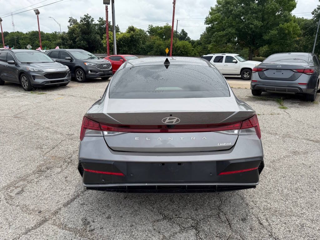 Used 2024 Hyundai Elantra Limited FWD image 6