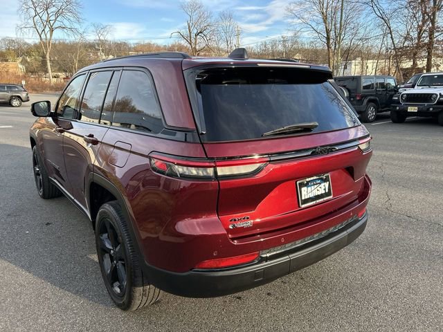 Used 2023 Jeep Grand Cherokee Altitude image 6