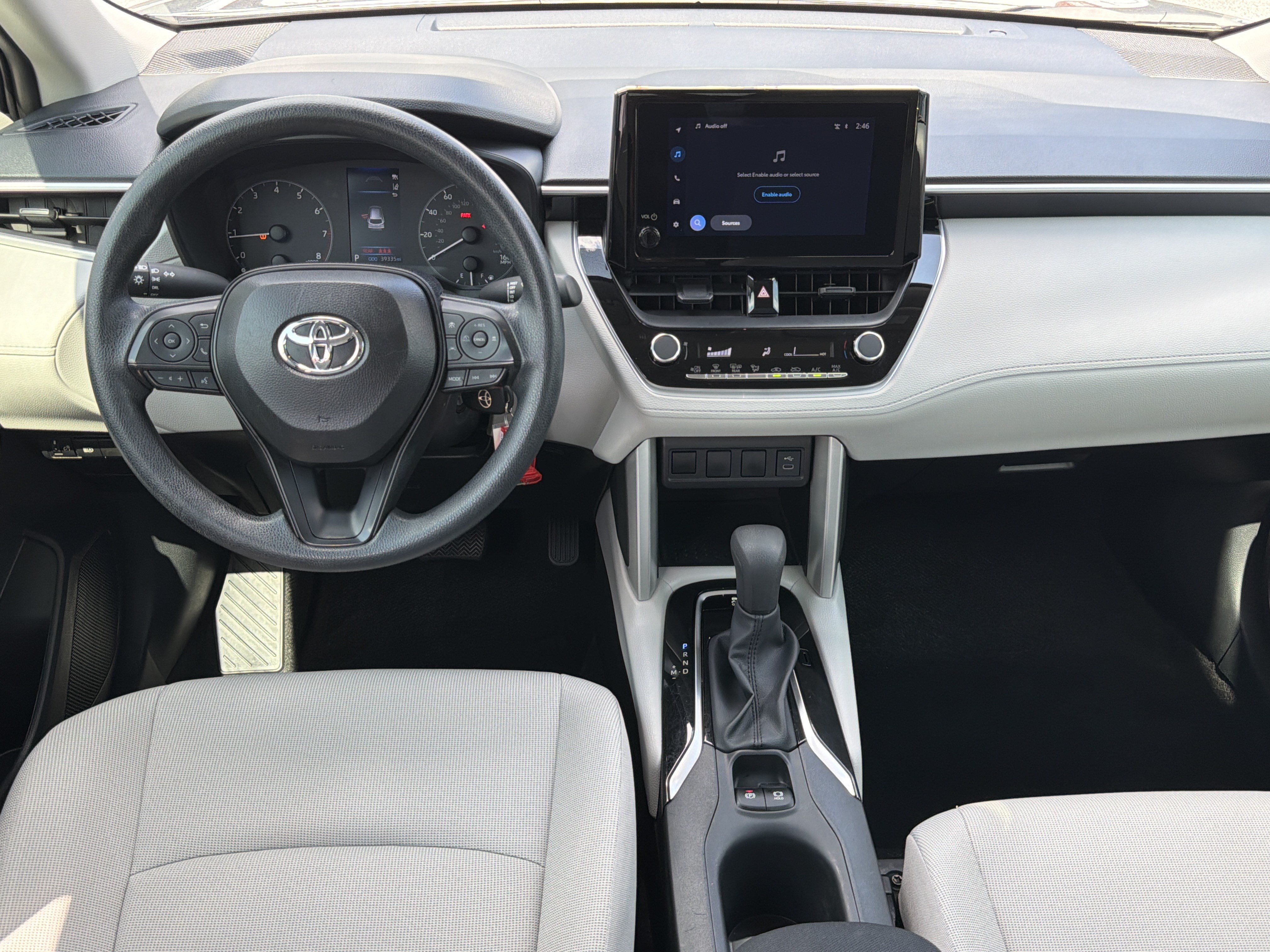 Used 2025 Toyota Corolla Cross L FWD image 27