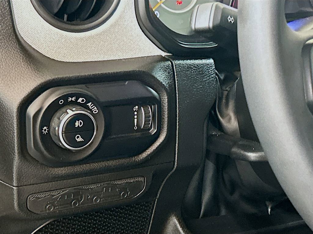 Used 2024 Jeep Gladiator Sport image 8