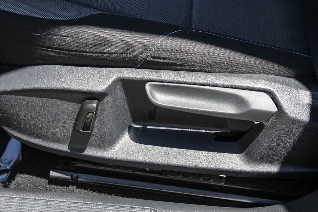 Used 2015 Volkswagen e-Golf Limited Edition FWD image 20