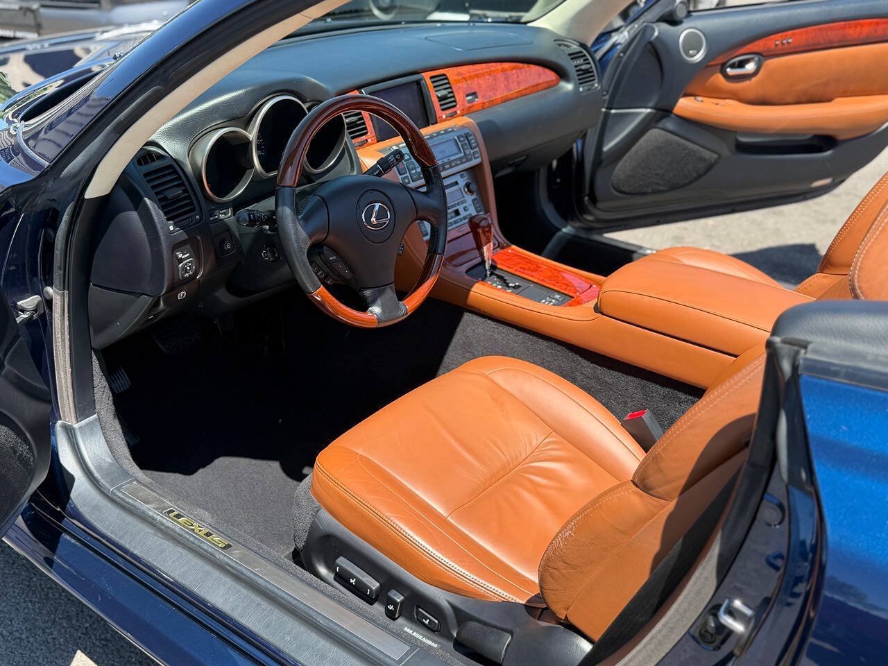 Used 2005 Lexus SC 430 Convertible w/ Preferred Accessory Pkg RWD image 57