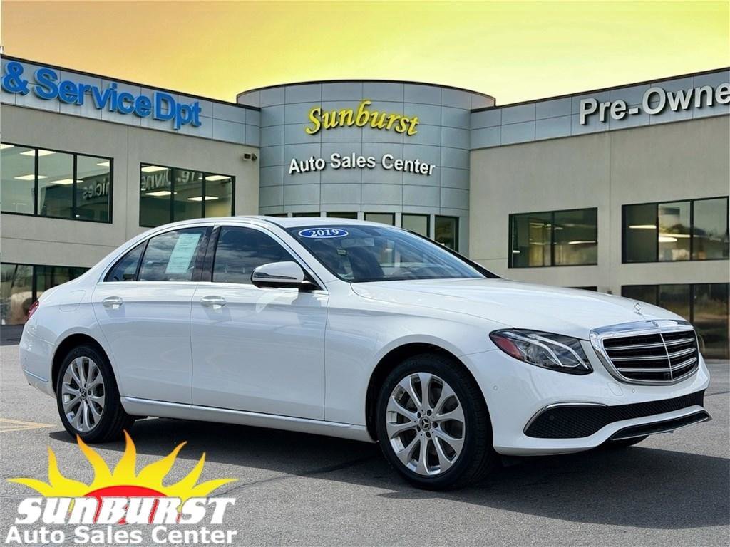Used 2019 Mercedes-Benz E 300 4MATIC image 1
