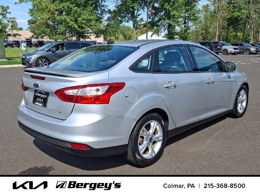 Used 2012 Ford Focus SE FWD image 4
