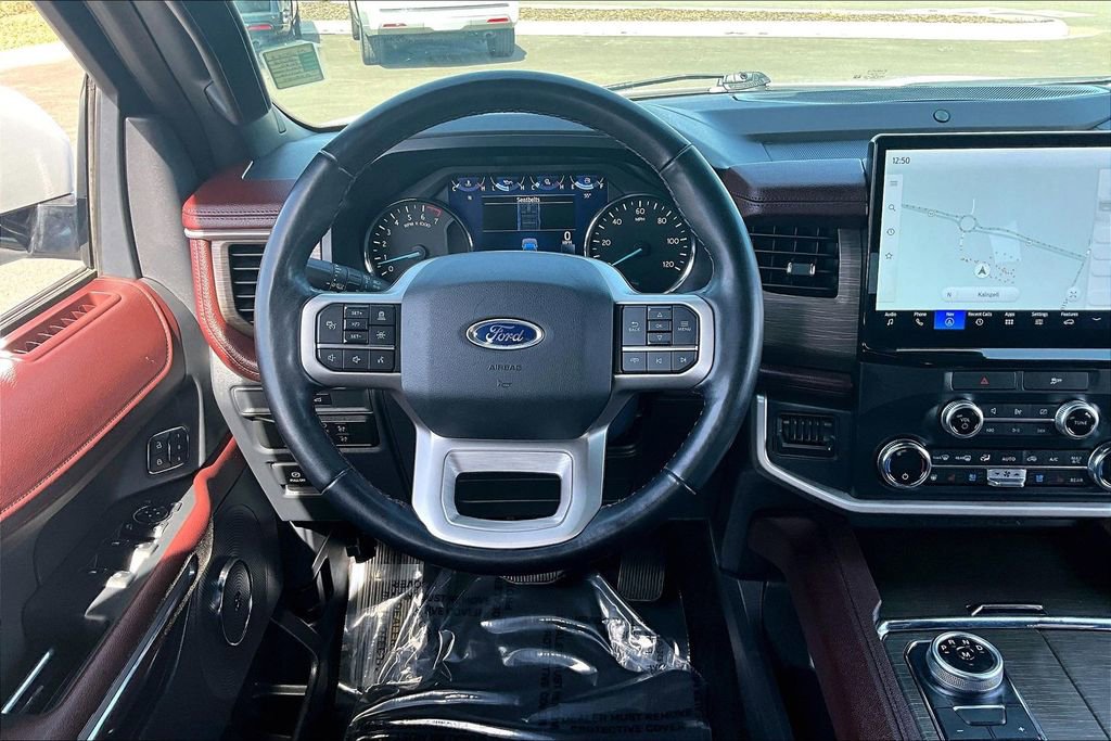 Used 2022 Ford Expedition Limited image 5