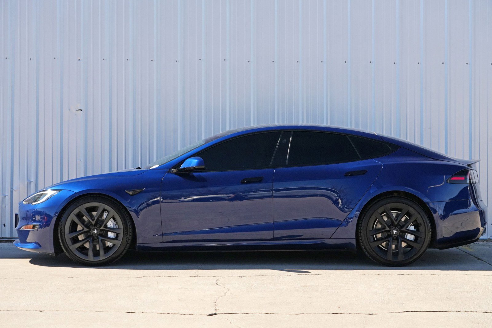 Used 2022 Tesla Model S Plaid image 9