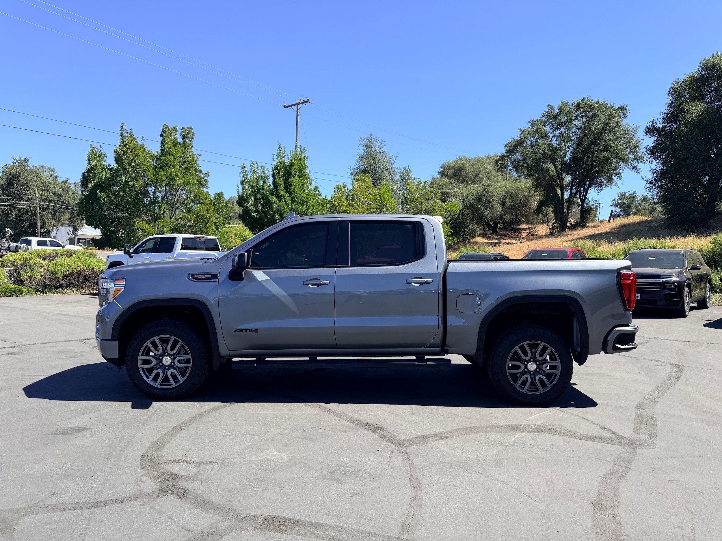 Used 2020 GMC Sierra 1500 AT4 w/ AT4 Premium Package AWD/4WD image 1