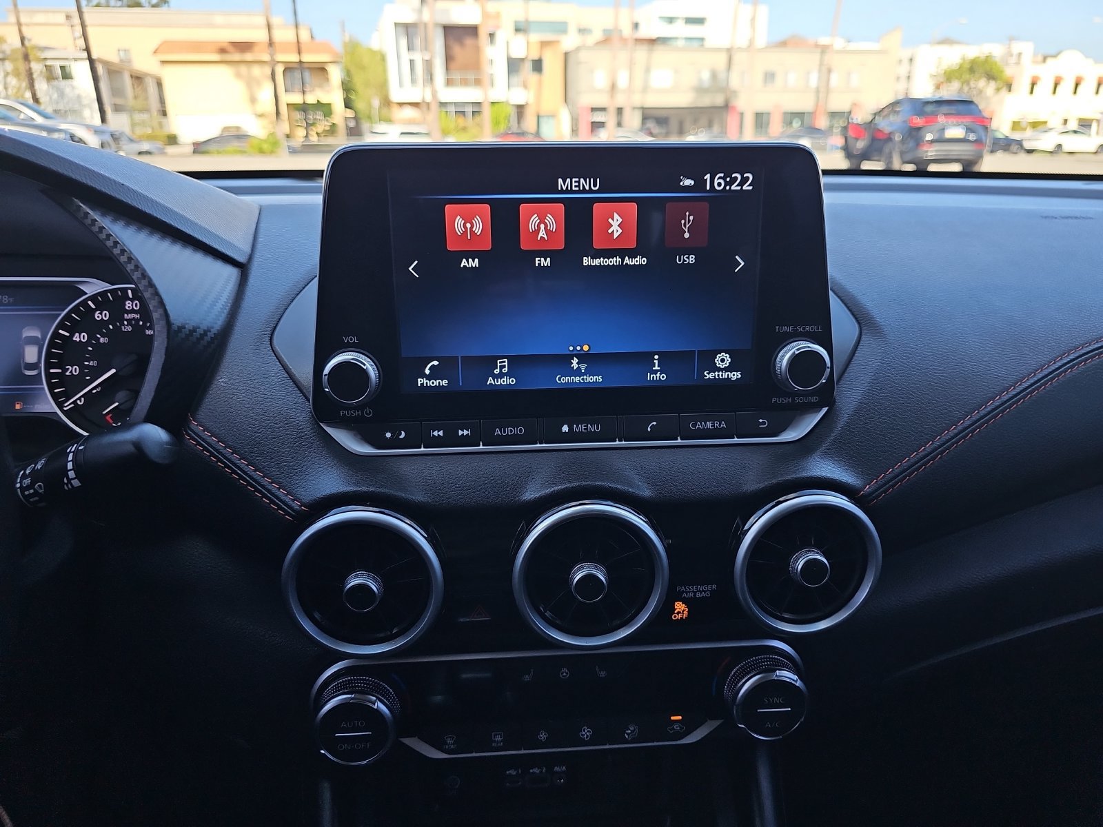 Used 2025 Nissan Sentra SR w/ SR Premium Package FWD image 24