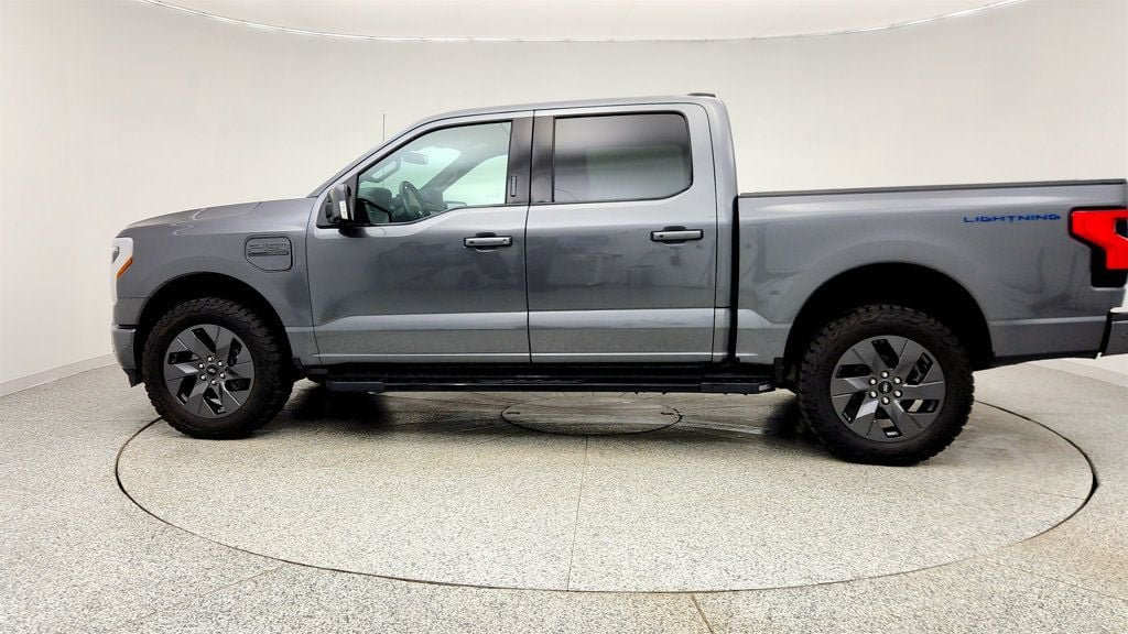 Used 2022 Ford F150 Lightning Lariat AWD/4WD image 8