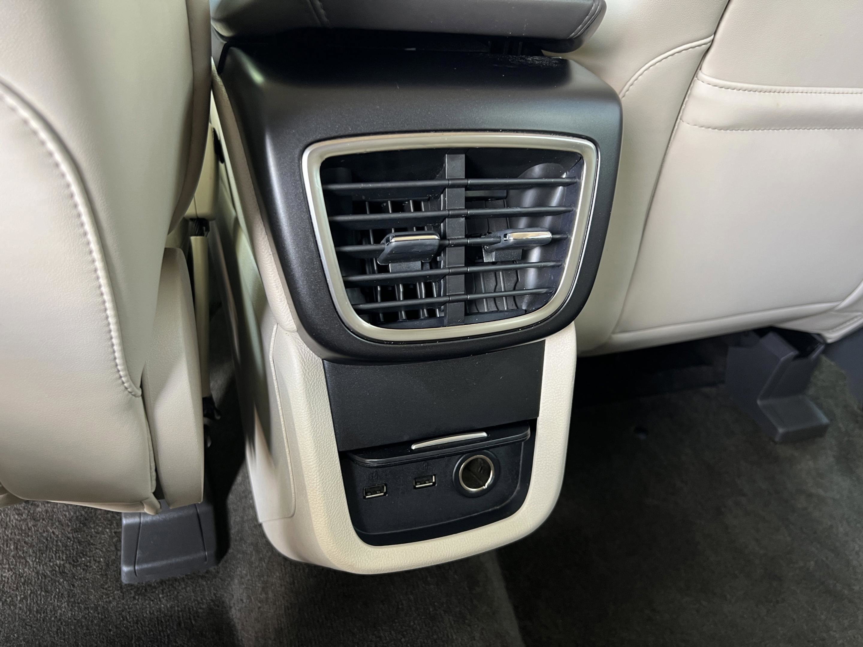 Used 2017 Lincoln MKX Select w/ Select Plus Package FWD image 25