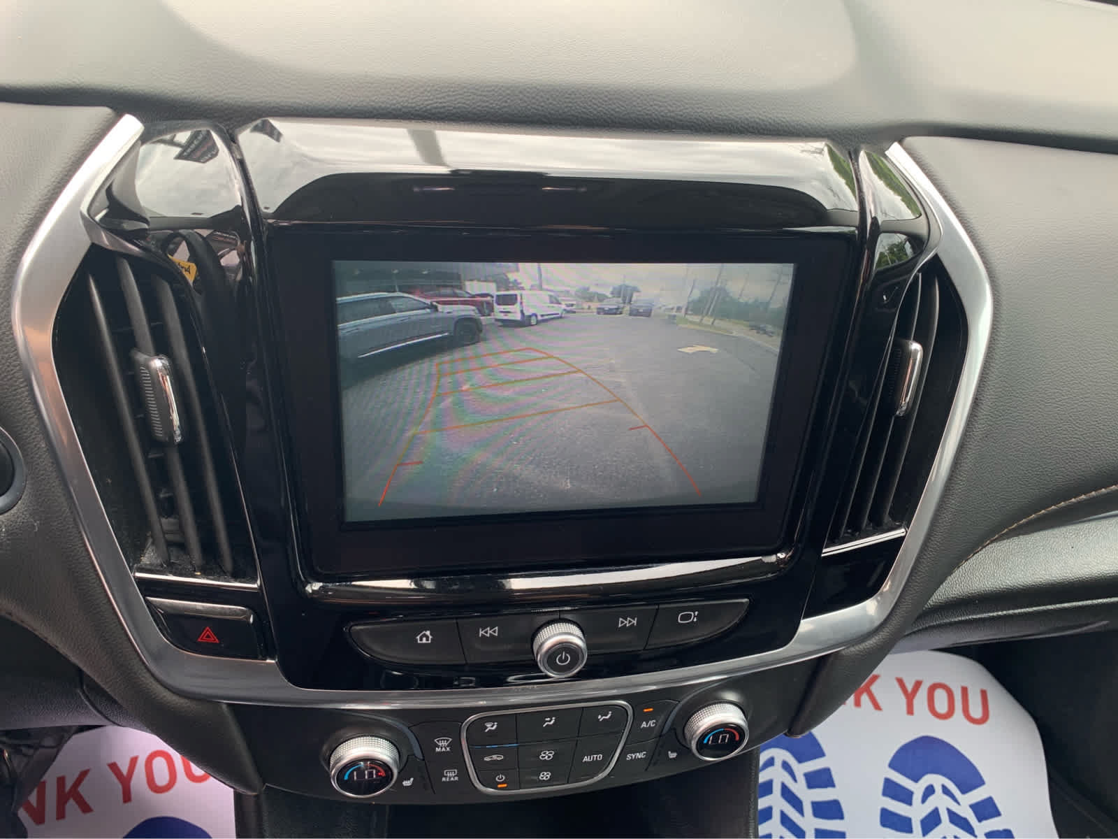 Used 2019 Chevrolet Traverse LT FWD image 17