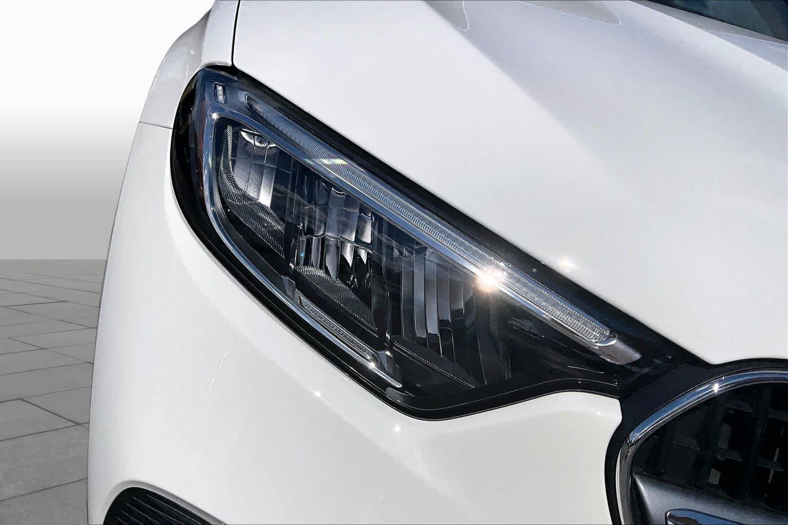 Used 2025 Mercedes-Benz GLC 300 4MATIC image 28