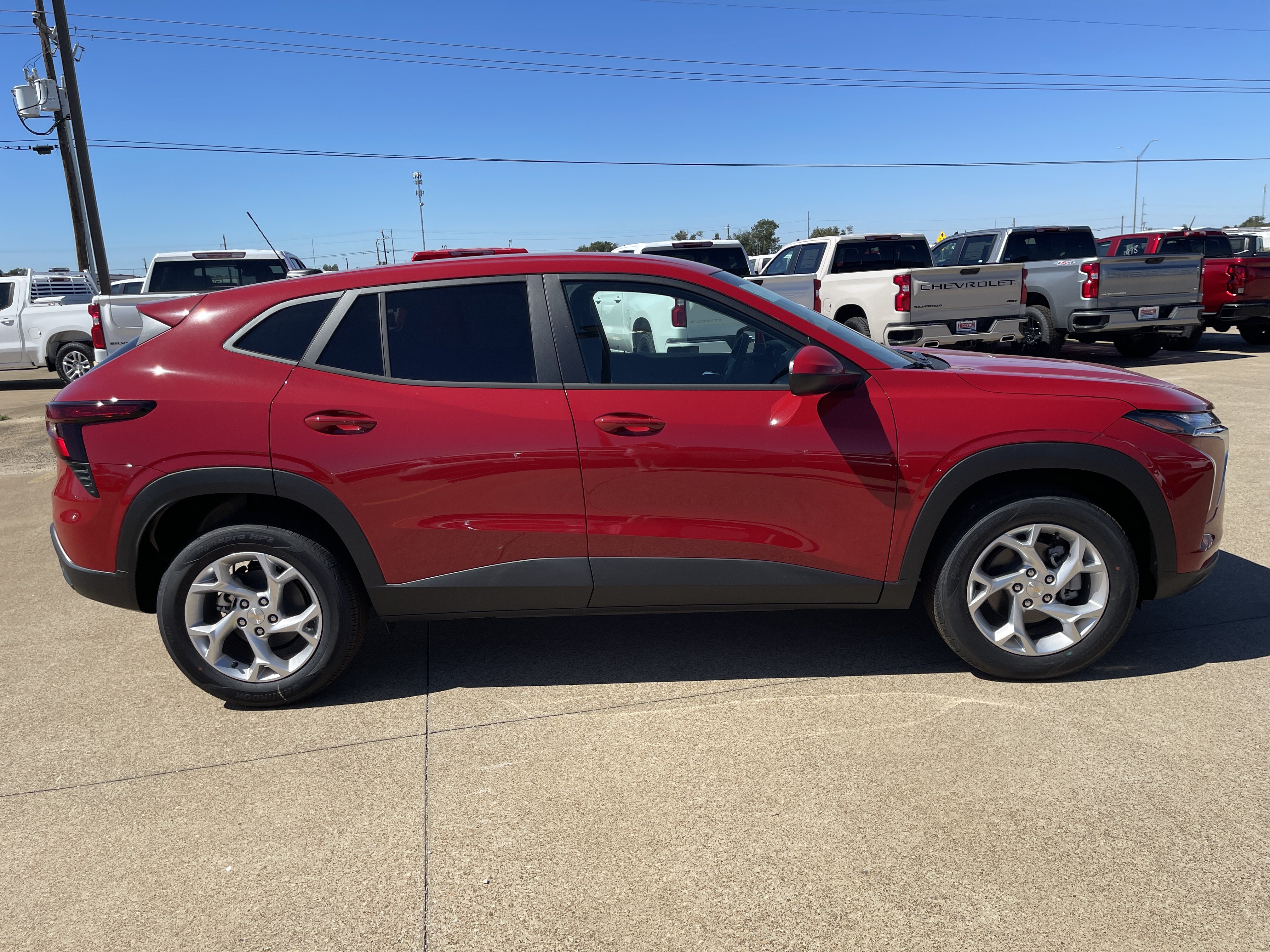New 2026 Chevrolet Trax LS w/ LS Convenience Package FWD image 3