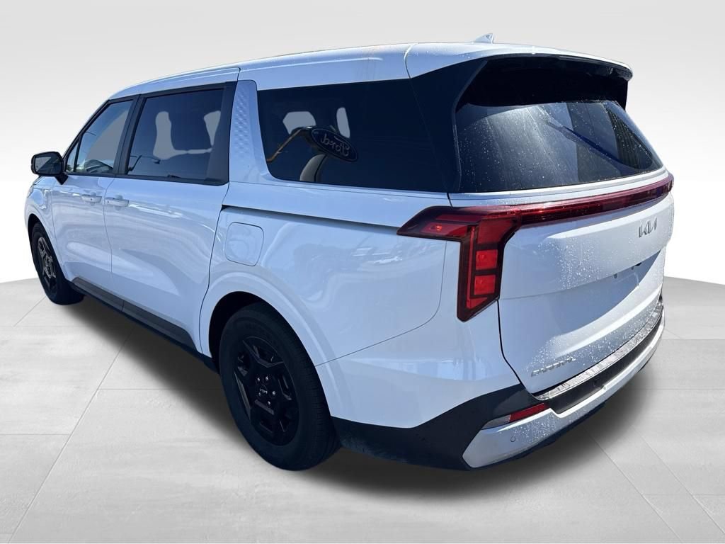 Used 2025 Kia Carnival FWD image 9
