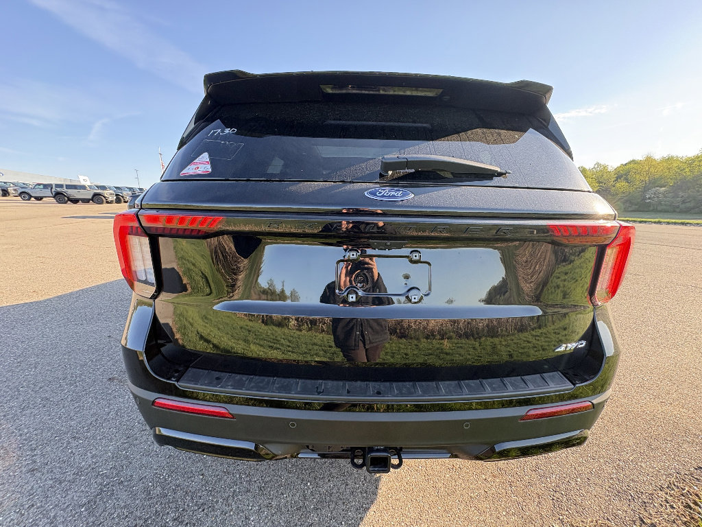 New 2026 Ford Explorer ST-Line AWD/4WD image 4