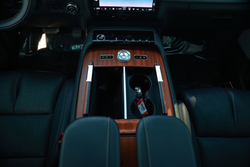 Used 2025 Lincoln Navigator Black Label image 31