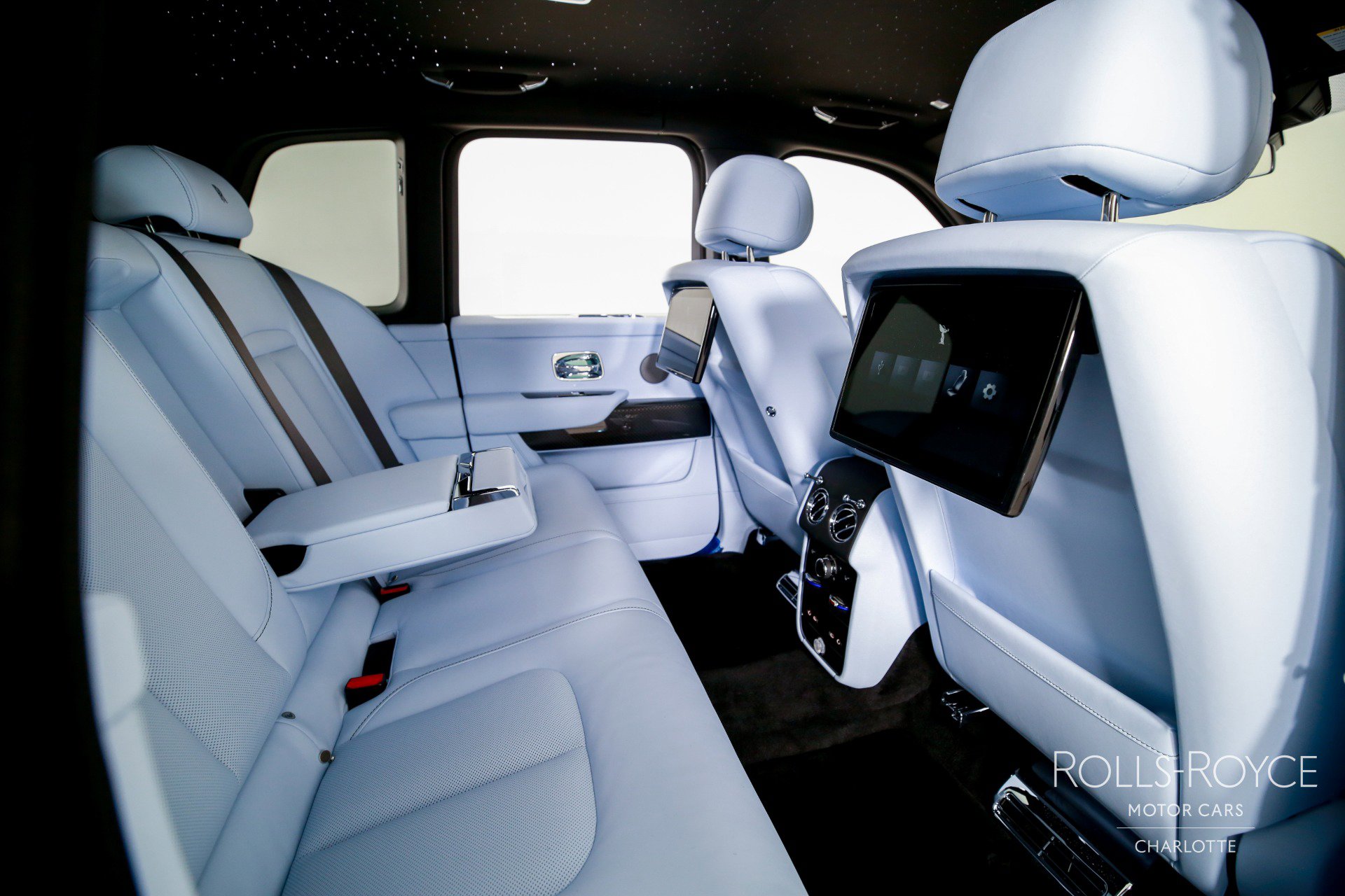 New 2027 Rolls-Royce Cullinan Black Badge AWD/4WD image 31