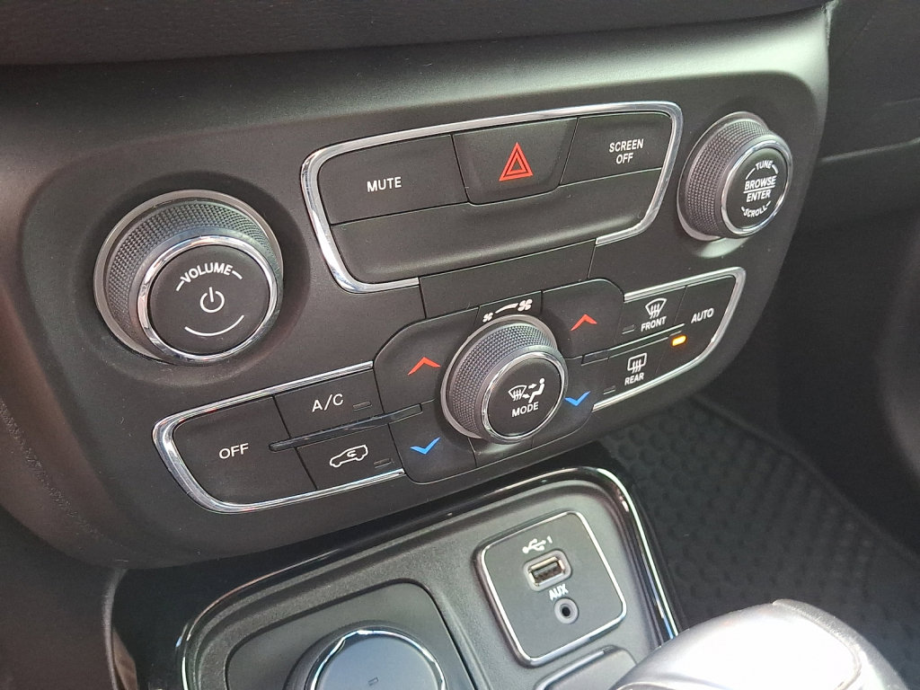 Used 2021 Jeep Compass Latitude image 28