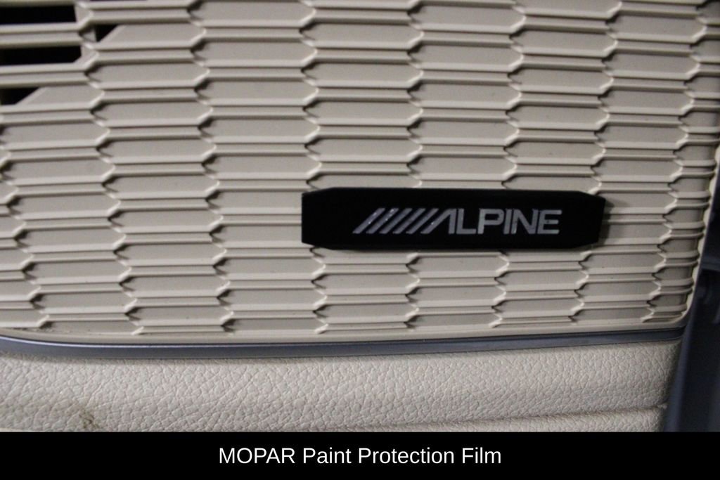 Used 2021 Jeep Grand Cherokee L Limited w/ Luxury Tech Group II image 23