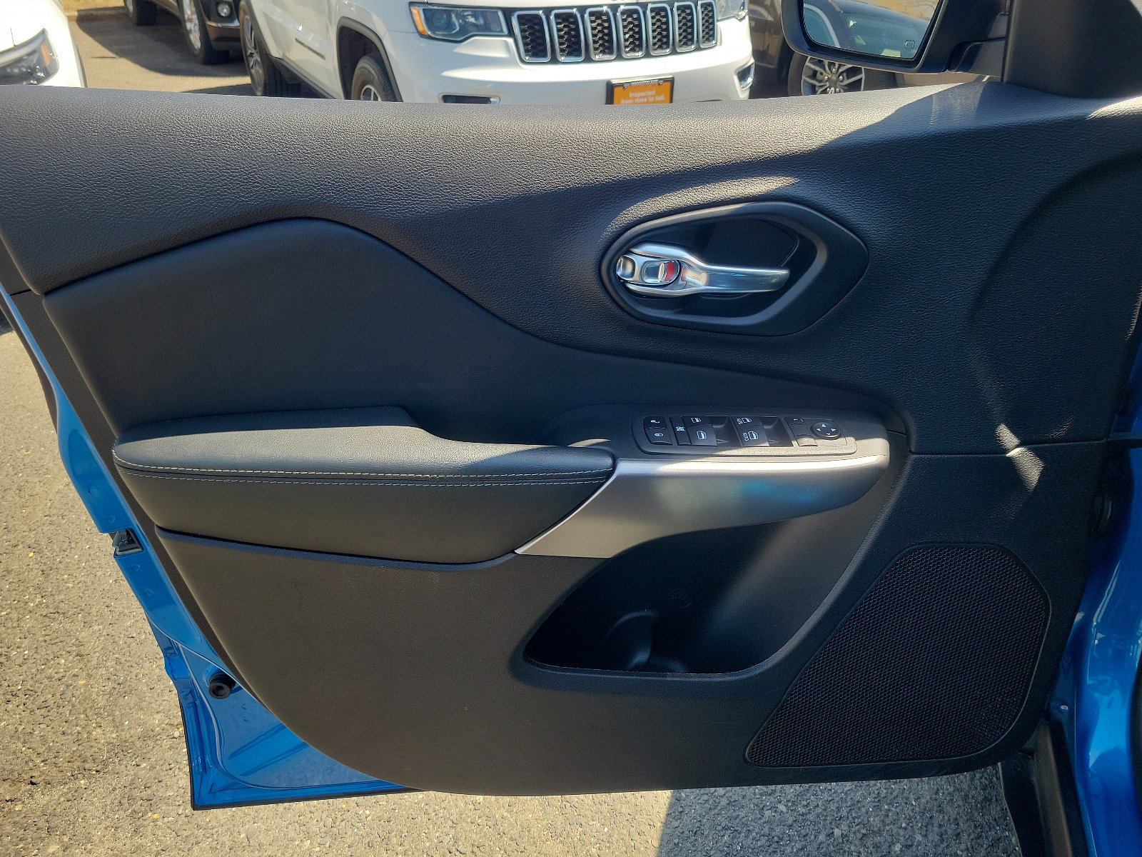 Used 2022 Jeep Cherokee Latitude Lux image 12