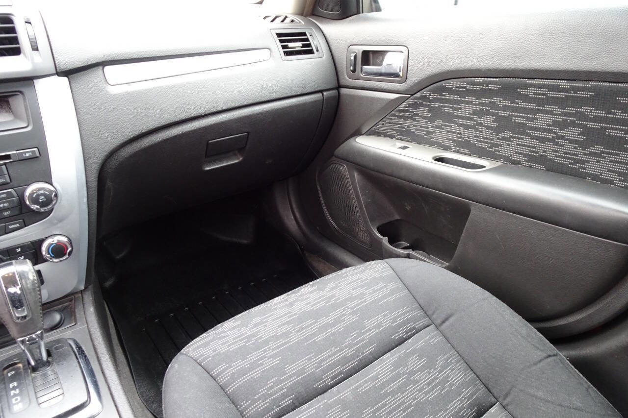 Used 2012 Ford Fusion SE w/ Appearance Pkg image 17