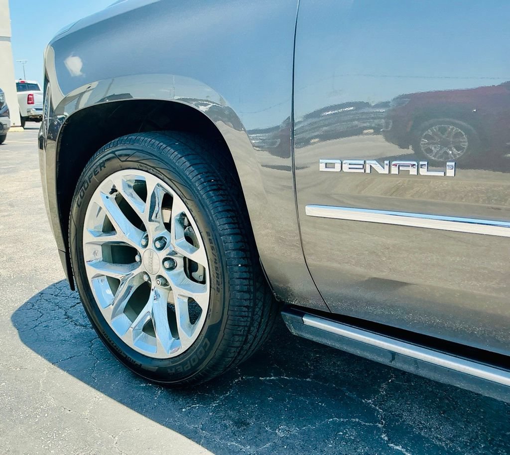 Used 2019 GMC Yukon Denali w/ Denali Ultimate Package AWD/4WD image 16