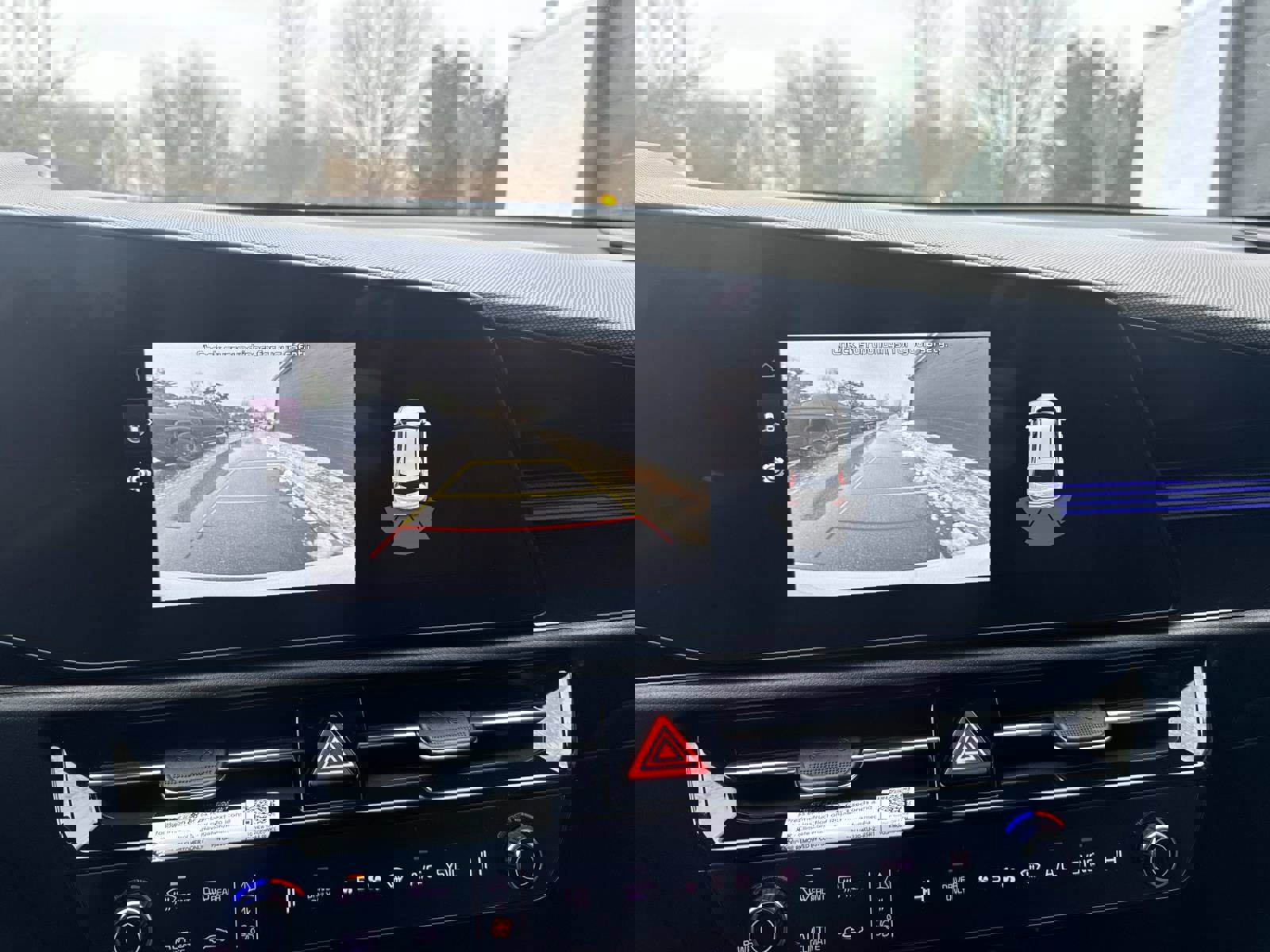 Used 2023 Kia Niro EX image 23