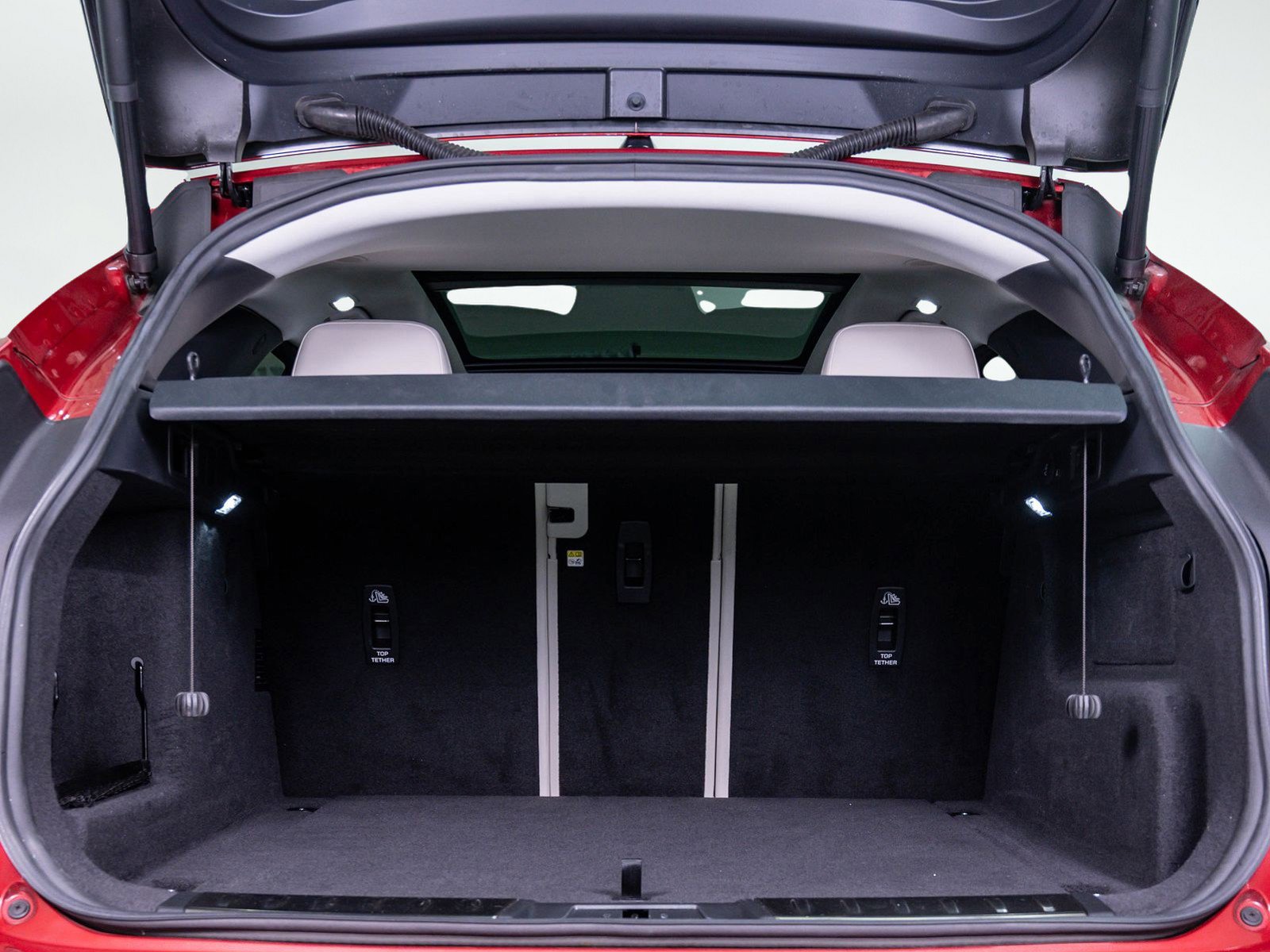 Used 2021 Jaguar F-PACE R-Dynamic S image 8