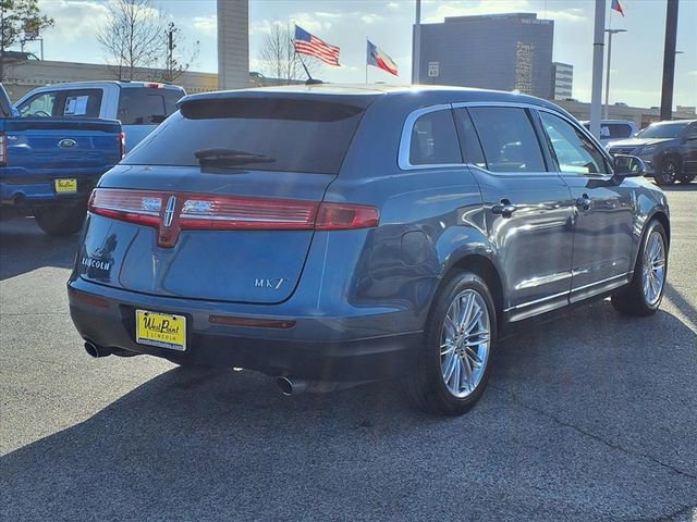 Used 2018 Lincoln MKT AWD w/ Technology Package image 2