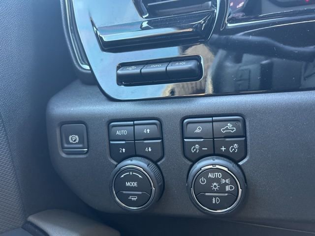 Used 2025 Chevrolet Silverado 1500 ZR2 w/ Technology Package AWD/4WD image 20
