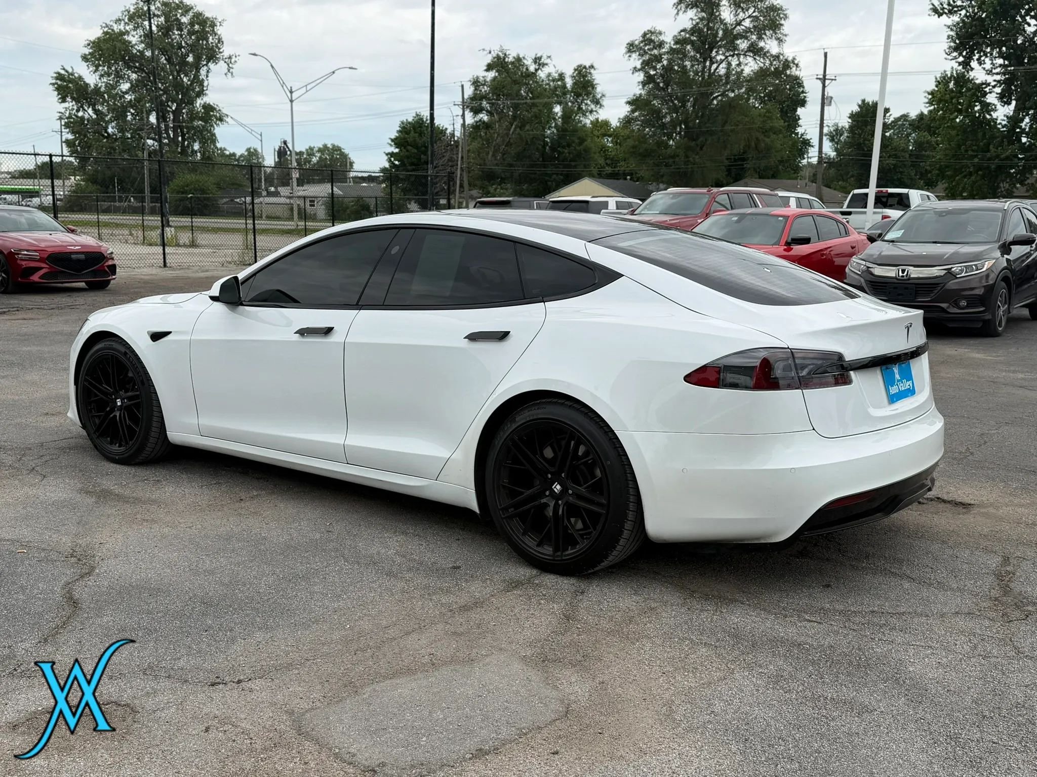 Used 2022 Tesla Model S Standard Range AWD/4WD image 5