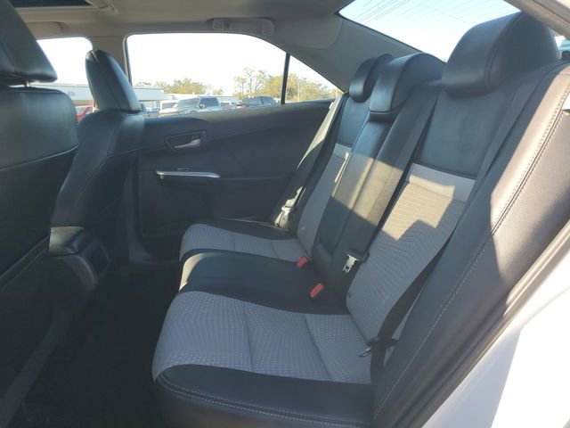 Used 2014 Toyota Camry SE w/ Moonroof Package image 11