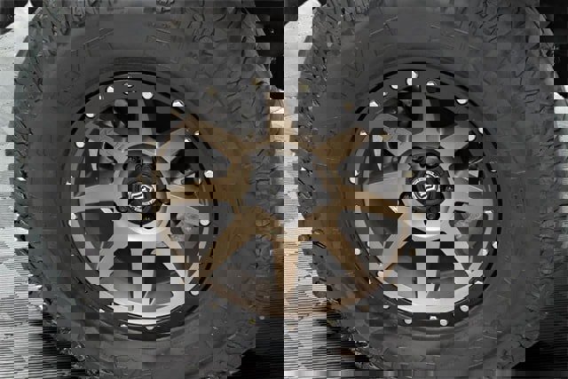 Used 2017 Jeep Wrangler Unlimited Rubicon w/ Cold Weather Group image 28