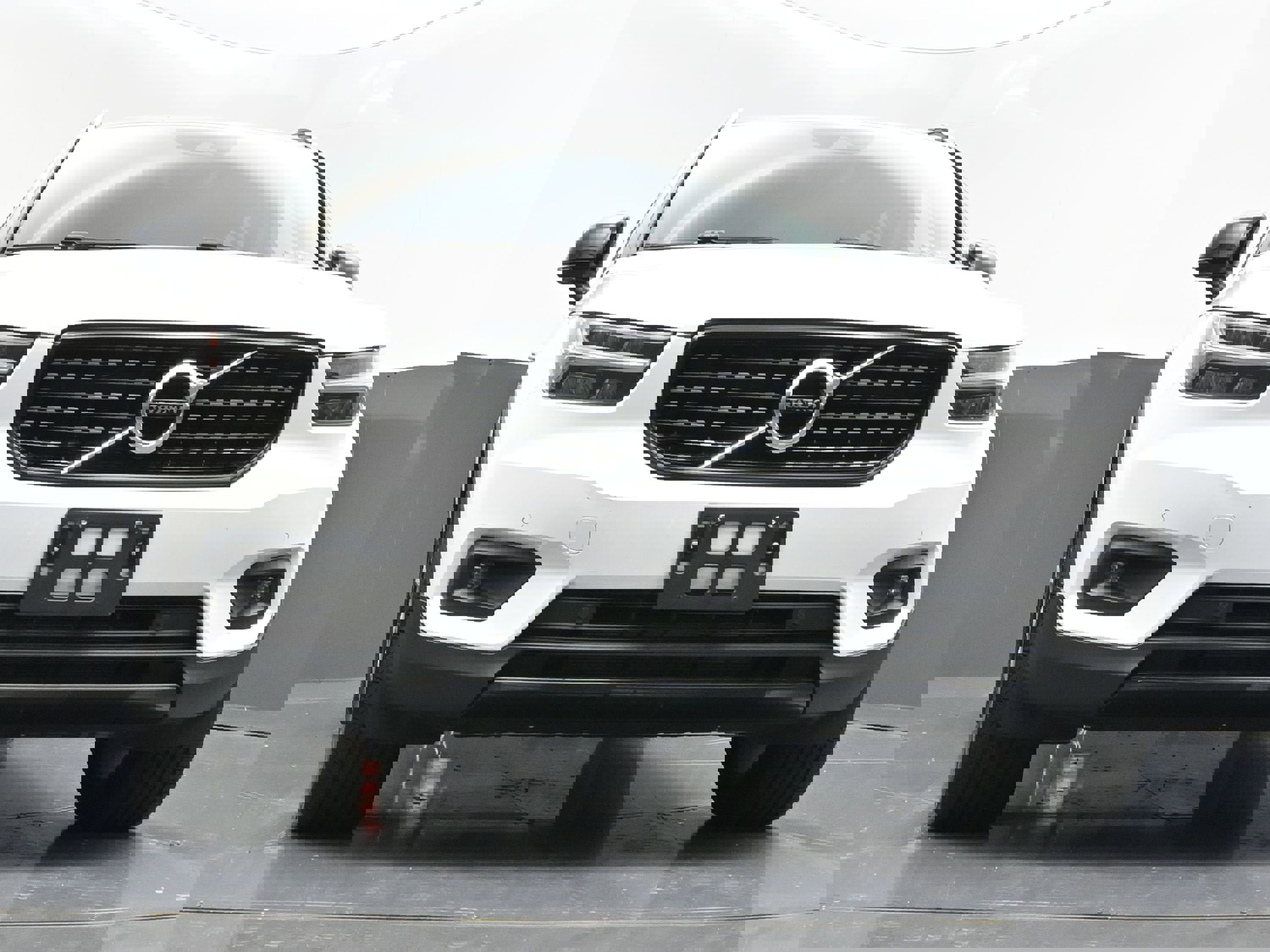 Used 2022 Volvo XC40 T5 R-Design image 34