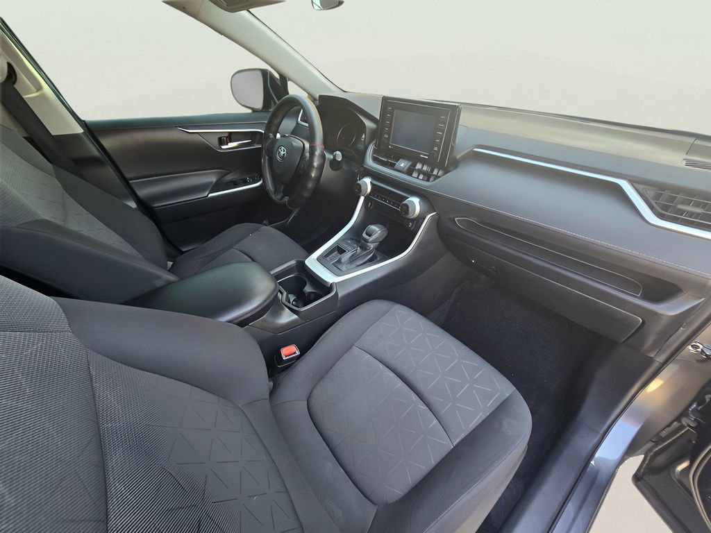Used 2021 Toyota RAV4 XLE image 17