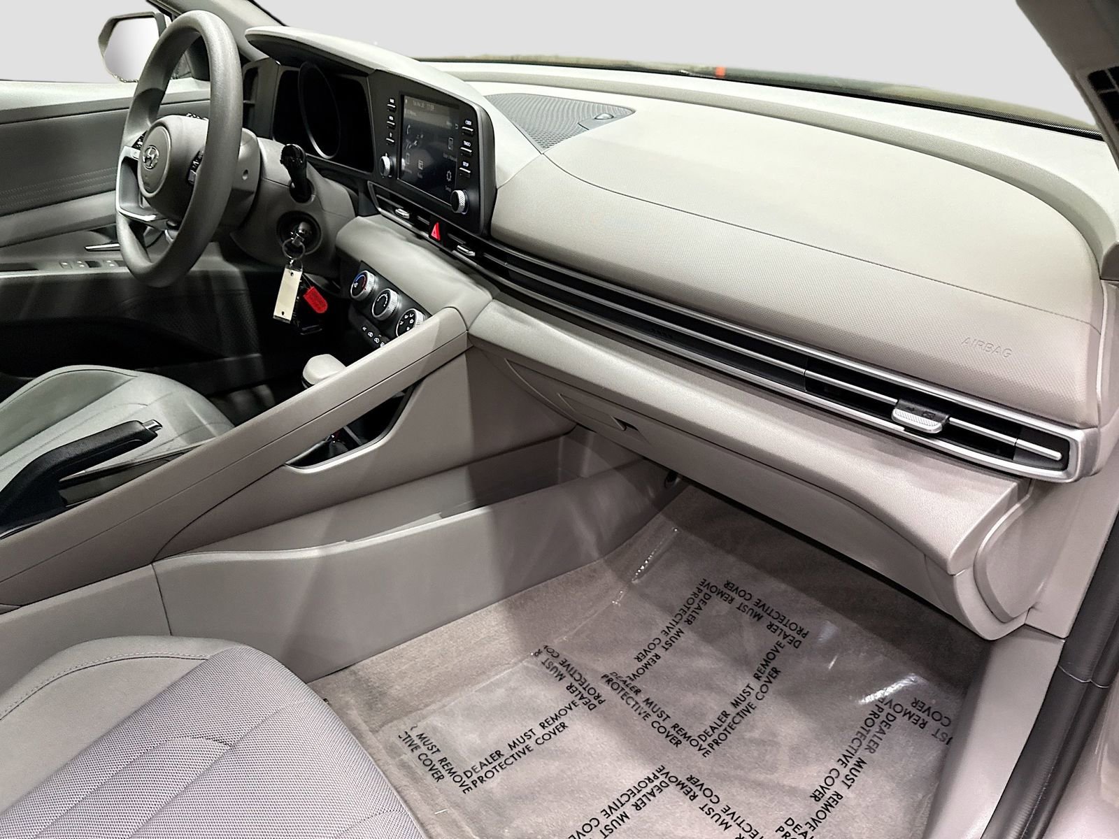 Used 2023 Hyundai Elantra SE image 30