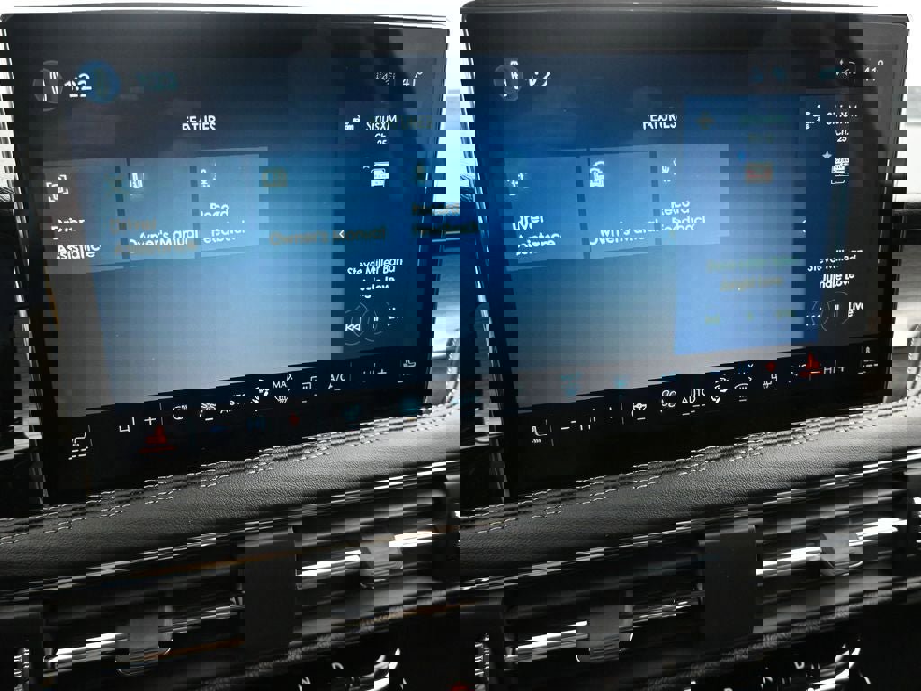 New 2026 Lincoln Corsair Premiere image 17