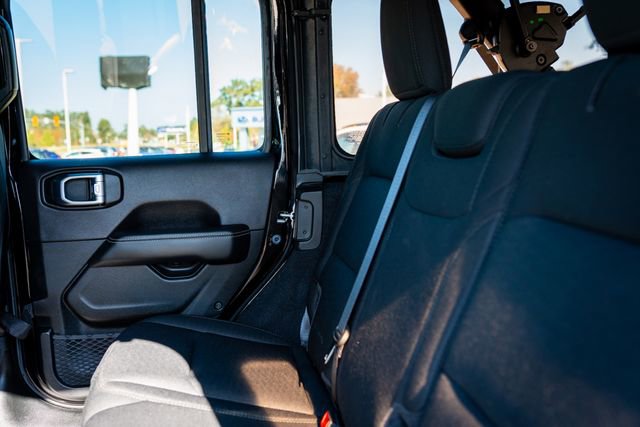 Used 2020 Jeep Wrangler Unlimited Sahara image 16