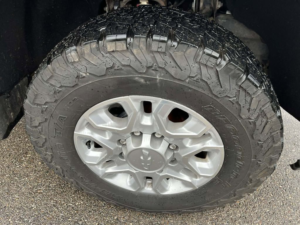 Used 2020 Chevrolet Silverado 2500 LT w/ Z71 Off-Road Package image 13