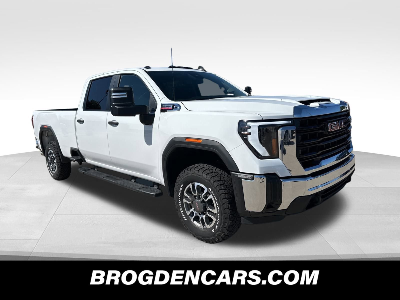 Used 2024 GMC Sierra 3500 Pro image 1