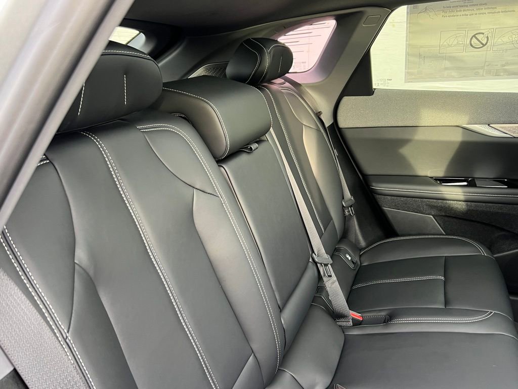 New 2026 Cadillac Optiq Luxury 1 image 21