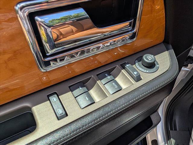 Used 2012 Lincoln Navigator L 4WD image 38