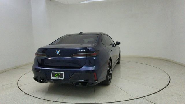 Used 2023 BMW 760i xDrive AWD/4WD image 70