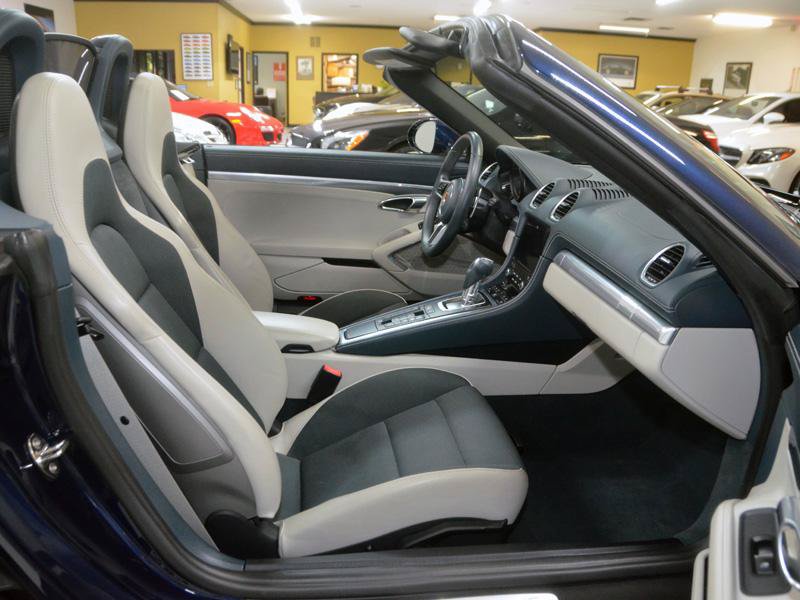 Used 2019 Porsche 718 Boxster S w/ Sport Chrono Package RWD image 25