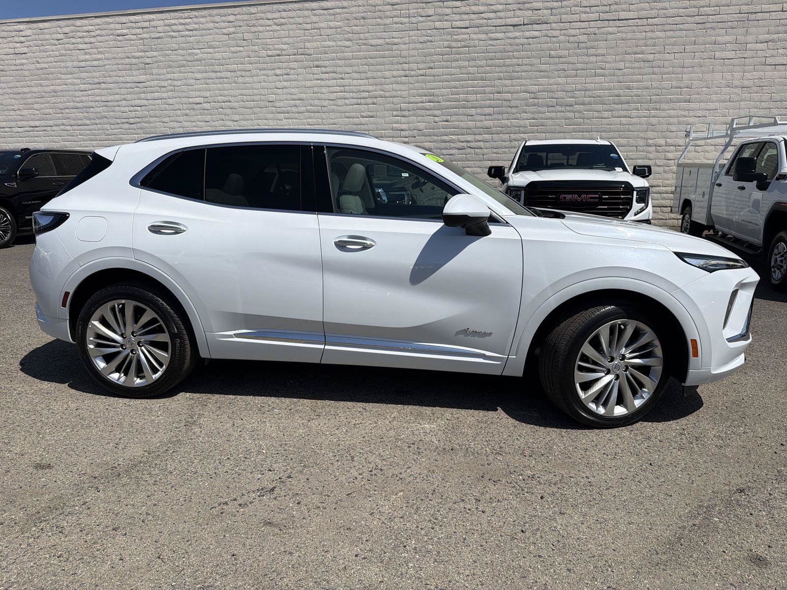 Used 2026 Buick Envision Avenir AWD/4WD image 3