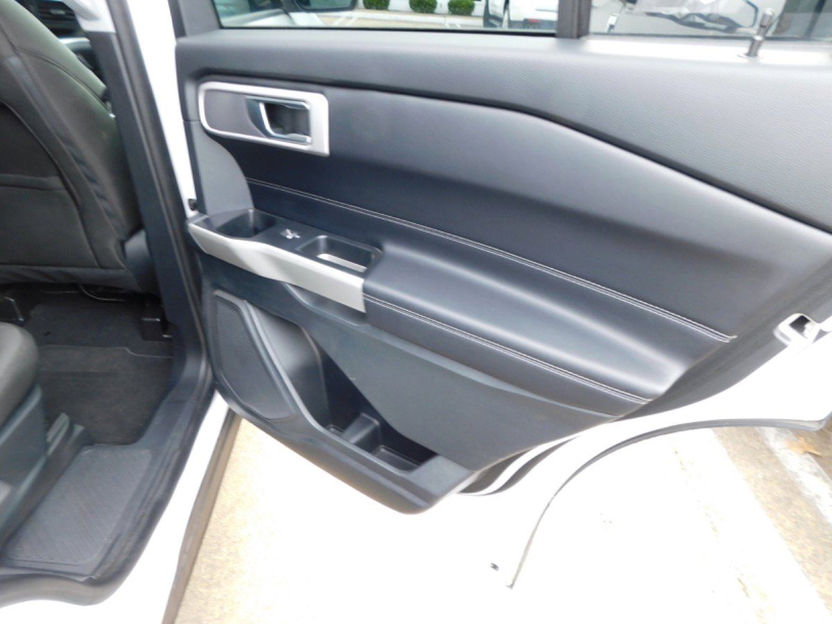 Used 2021 Ford Explorer XLT image 24