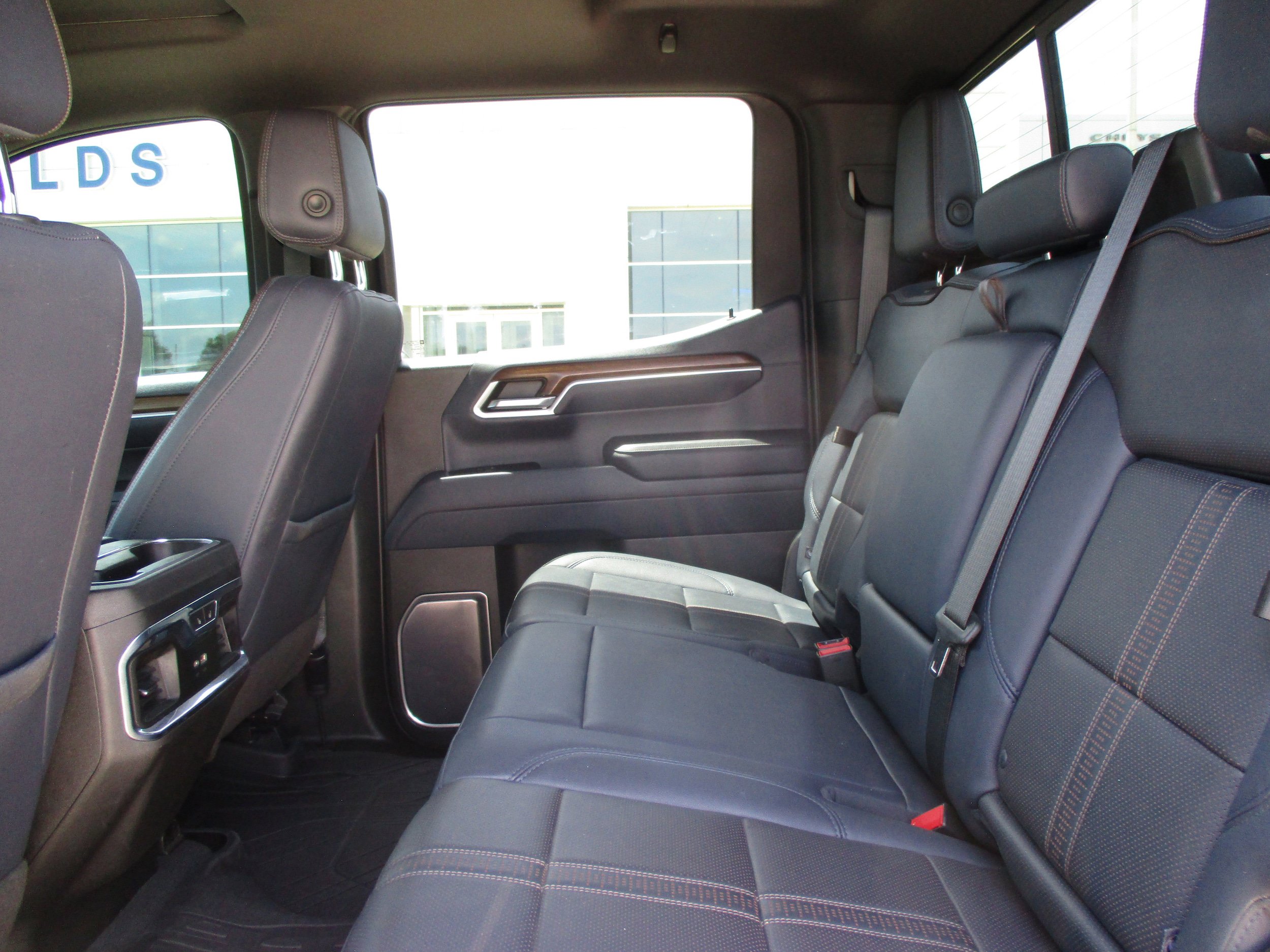 Used 2022 Chevrolet Silverado 1500 High Country w/ High Country Premium Package AWD/4WD image 41