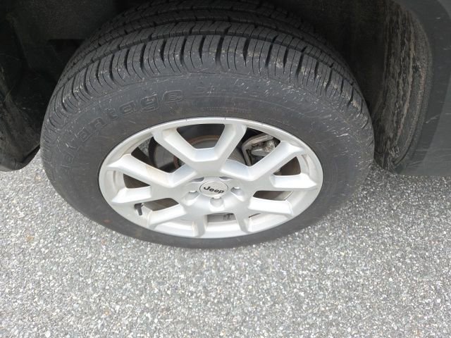 Used 2023 Jeep Renegade Latitude image 10