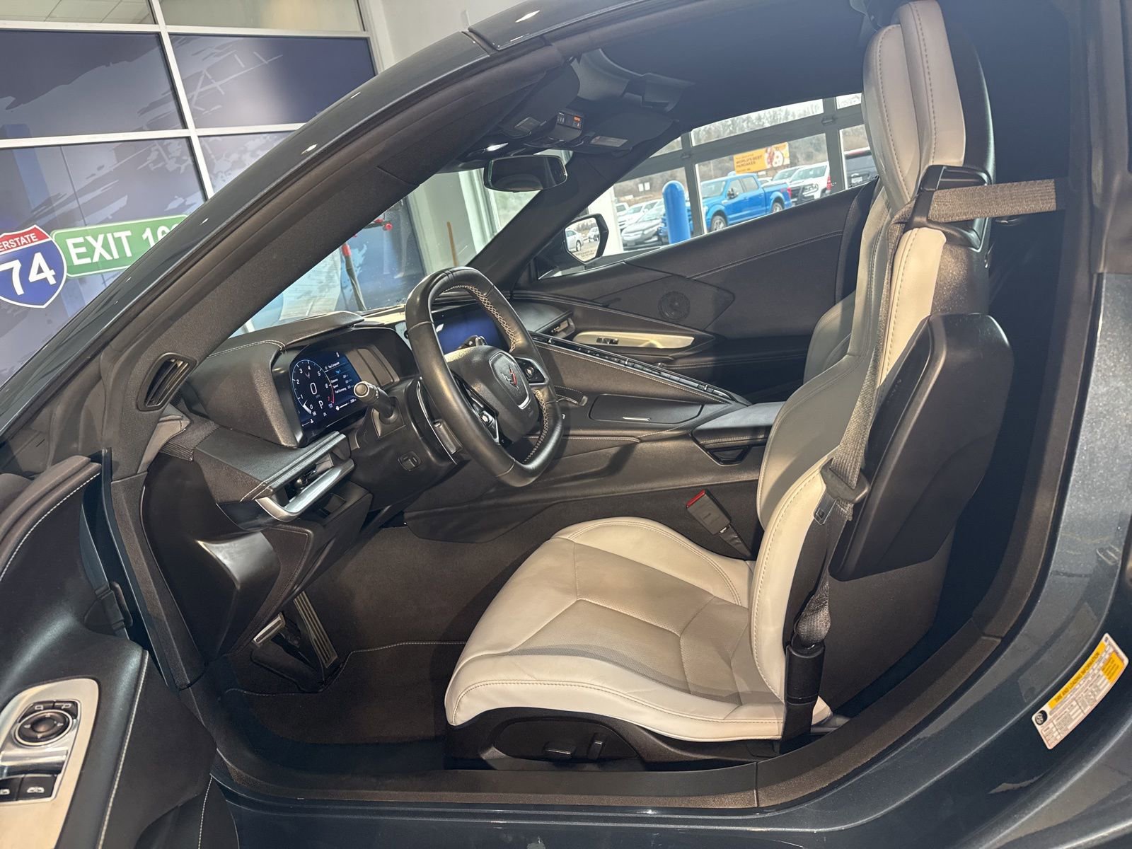 Used 2021 Chevrolet Corvette Stingray Coupe w/ 1LT image 17